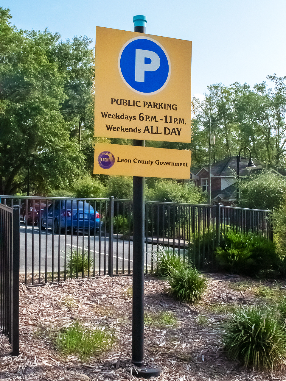 Parking Indicator Sign at north end of Cascades Park.